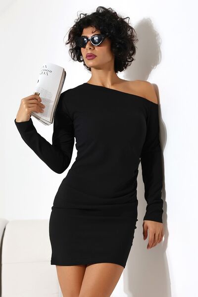 Planet Prestige Siyah Krep Kumaş Tek Omuz Detay Uzun Kollu Elbise