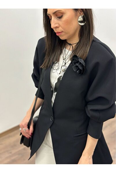 Gonca İzmit Omzu Vatkalı Gül Broş Detaylı Tek Düğmeli Blazer Ceket