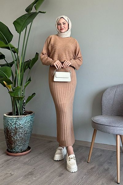InStyle طقم سترة وفستان قصير منسوج باللون الجملي