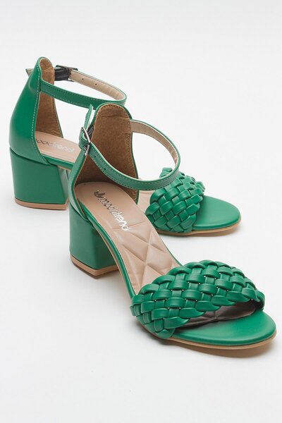 Ccway صندل نسائي بكعب وحزام واحد جلد أخضر عشبي