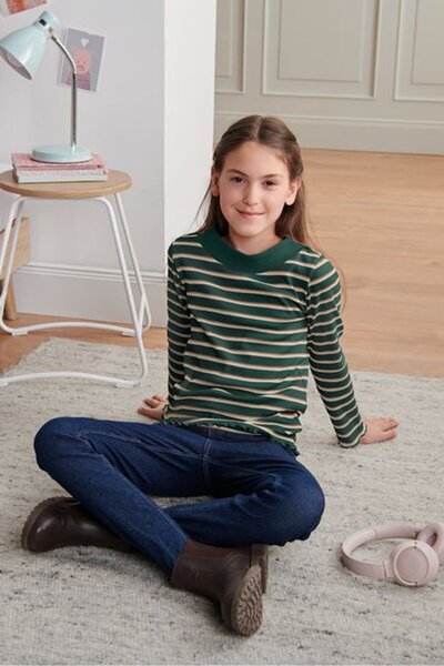 Tchibo بلوزة مخططة بأكمام طويلة وياقة عالية للبنات الصغار، باللون الأخضر