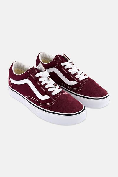 Vans حذاء نسائي برباط من Old Skool، لون عنابي/أبيض