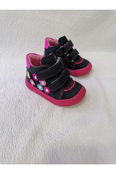 Özgür Kids HAKİKİ DERİ GENİŞ KALIP KIZ BEBEK İLKADIM BOT.