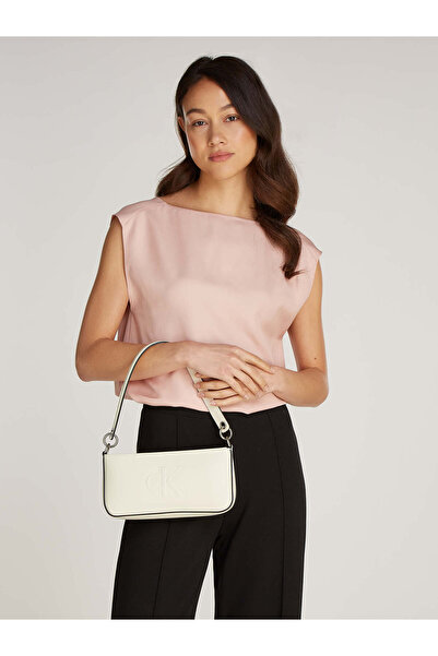 Calvin Klein SCULPTED SHOULDER POUCH25 DEBOSS