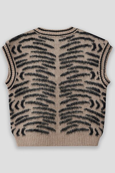 winter club Zebra Patterned V-Neck Sleeveless Corded Sweater - 100% Silk, 2 Colors