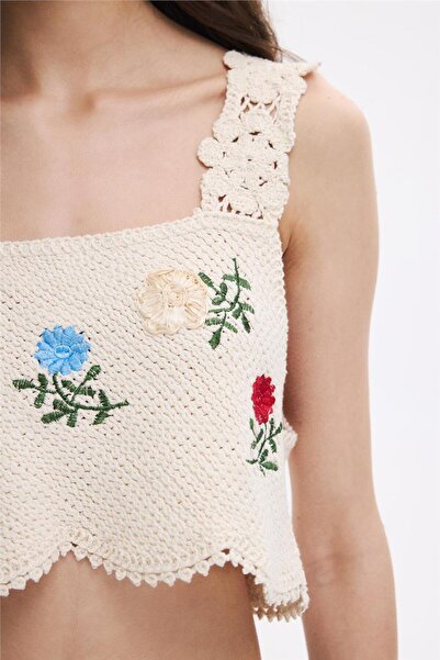 SHERIN Ecru Floral Embroidered Blouse