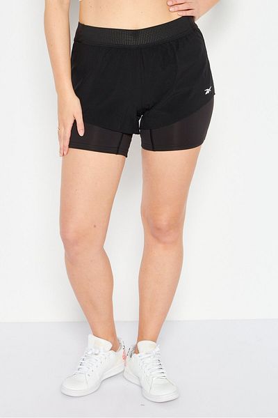 Reebok شورت تدريب رياضي مناسب للنساء، أسود