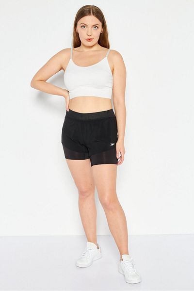 Reebok شورت تدريب رياضي مناسب للنساء، أسود