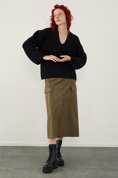 SHERIN Black V-Neck Oversize Knitwear Sweater