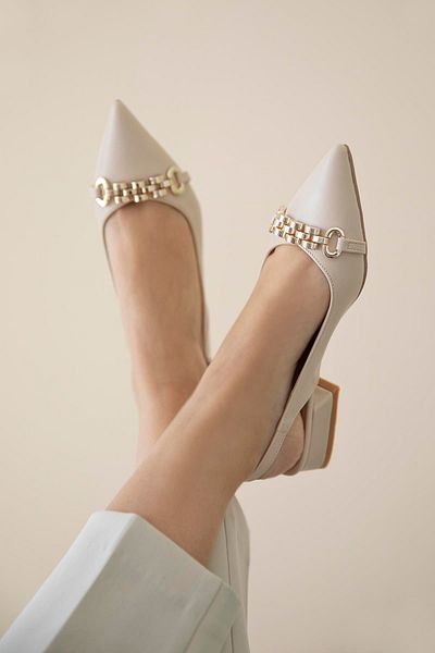 STRASWANS Elisa Women's Buckle Detail Leather Shoes Beige