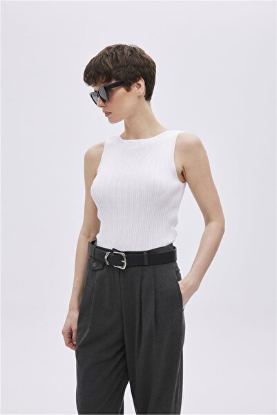 SHERIN Λευκή πλεκτή μπλούζα με κορδόνι