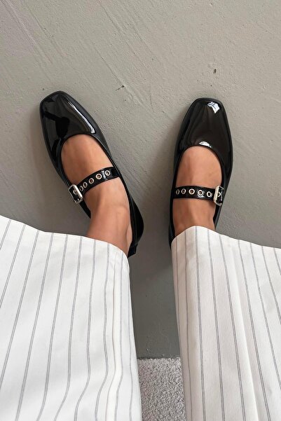 STRASWANS Jules Women's Belt Detail Patent Leather Ballerina Black