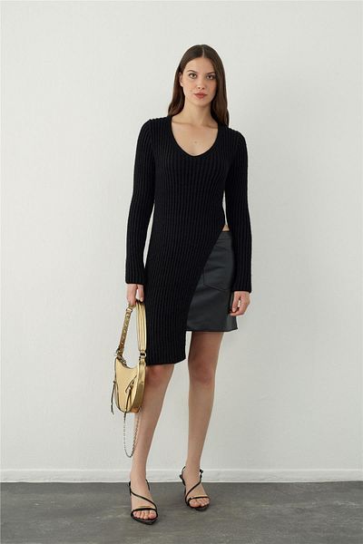 SHERIN Black Asymmetric Cut Knitwear Tunic