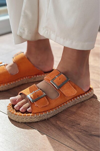 I Love Shoes Γυναικείες παντόφλες Paxseh Orange Suede - Λεπτομέρεια με αγκράφα