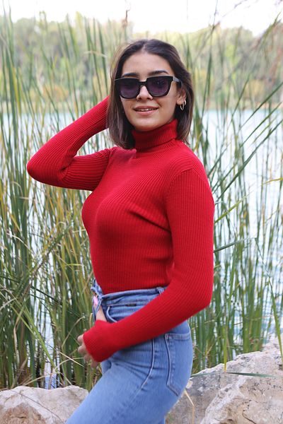 İpli Turtleneck Red Women's Sweater - Finger Detailed
