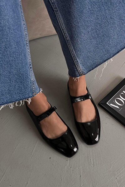 STRASWANS Foden Women's Ribbon Detail Patent Leather Ballerina Black