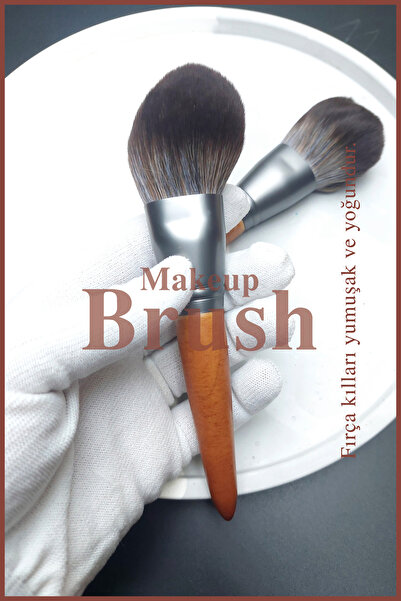 Nera Classy فرشاة مكياج احترافية لكريم الأساس وأحمر الخدود بمقبض خشبي