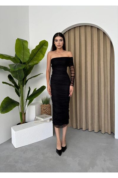 conconmoda Rochie cu o singură mânecă, căptușită din tul