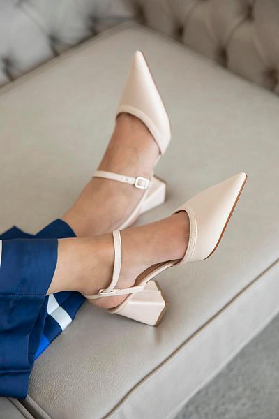 STRASWANS Kelvyn Women's Leather Heeled Shoes Beige