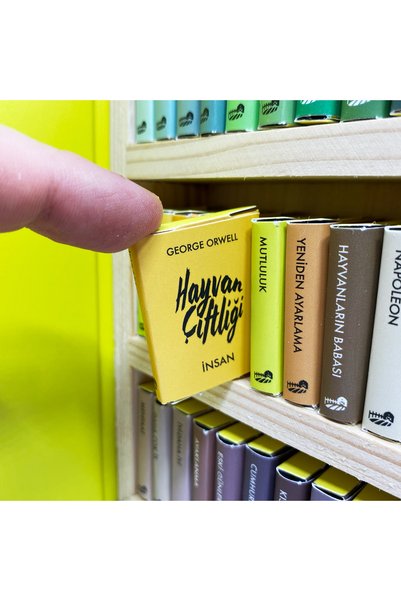 Genel Markalar George Orwell Hayvan Çiftliği Temalı Ciltli Çikolata Kütüphanesi