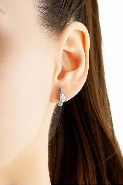 So CHIC... Baget Taşlı 18 Ayar Beyaz Altın Kaplama Gümüş Halka Küpe