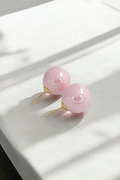 Çlk Accessories أقراط كروية فاخرة من اللؤلؤ