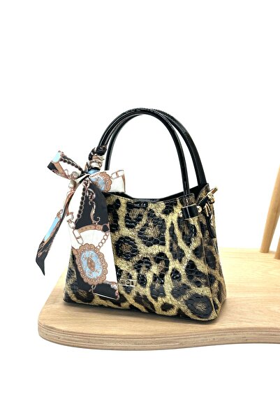 VICTORIA SHINE حقيبة كتف متوسطة الحجم موديل 3065 باللون الأصفر الفهد مع تفاصي...