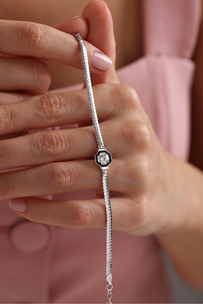 Nereze 925 Ayar Gümüş Rodyum Kaplama Hasır Zincirli Ortası Tektaş Bileklik