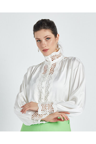 SERPİL Dantel Detaylı Saten Dik Yaka Uzun Kollu Ekru Gömlek 35443