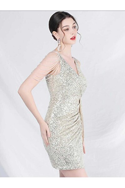 Genel Markalar V YAKA YIRTMAÇLI KOL TAŞ DETAYLI PUL PAYET MİNİ ELBİSE