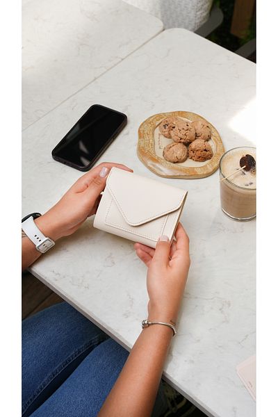 Crew Leather Zurich Women's Wallet - with Envelope Cover