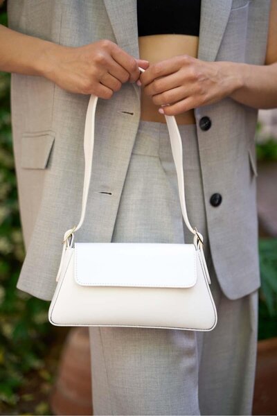 Madamra White Women's Simple Design Covered Shoulder Bag