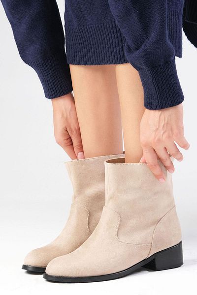 Mio Gusto Marnie Beige Color Non-Zipper, Thin Faux Fur Lined Women's Heelless Boots