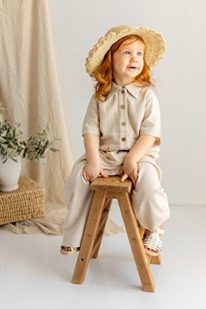 Oliven The Kid Μπεζ λινό φόρμα για κορίτσια - μπροστινά κουμπιά, πλισέ μέση, κοντό μανίκι