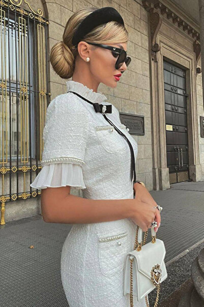 Neşeli Butik γυναικείο βραδινό φόρεμα από ύφασμα σανέλ με λεπτομέρειες από πέρλες και καρφίτσες NBEMP2051