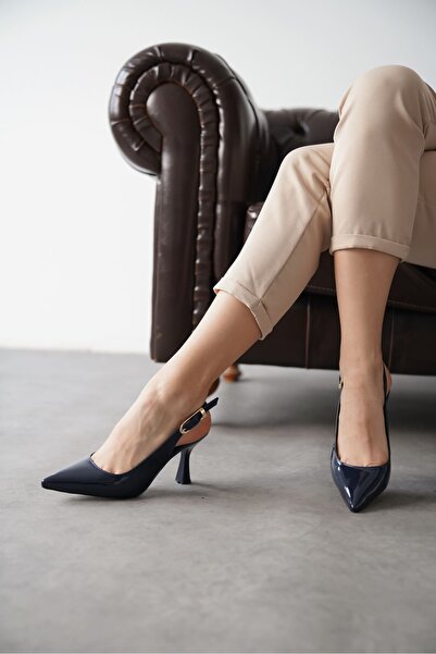 GOFFSHOES Жіночі туфлі на гострих підборах Ovis темно-синього кольоруRugan