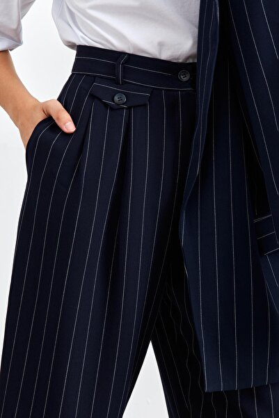 YOUR NAME Sötétkék csíkos női nadrág - redős részletekkel
