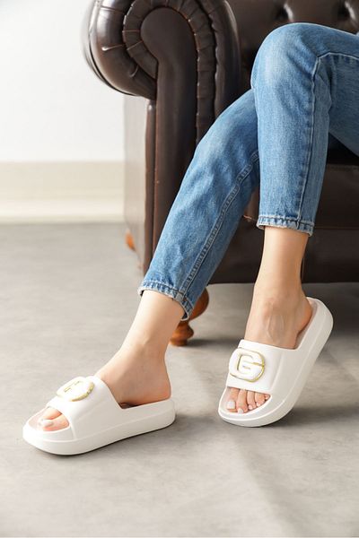 GOFFSHOES White Cybola Buckle Women's Slippers