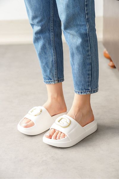 GOFFSHOES White Cybola Buckle Women's Slippers