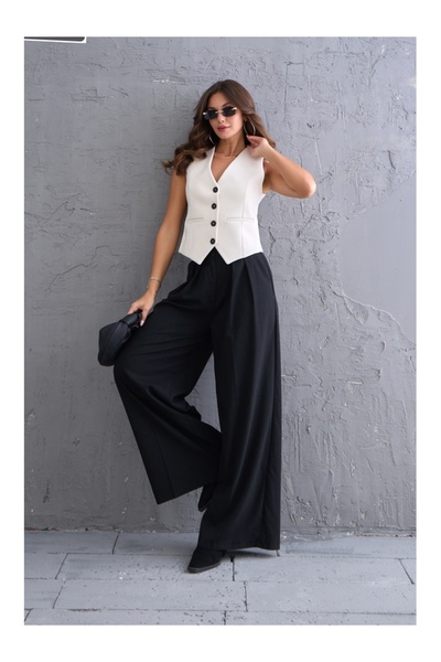 Elif Özbey Butik Ecru Buttoned Stitched Vest