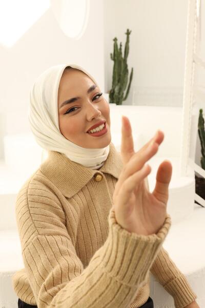 Silk Home Aerobin 36802 Model Cream Colored Plain Scarf