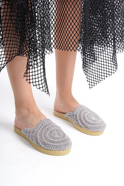 CAMOLLA Gray Lace Women's Knitted Slippers