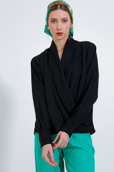 Bigdart Damenbluse aus fließendem Satin mit zweireihigem Kragen in Schwarz 0492