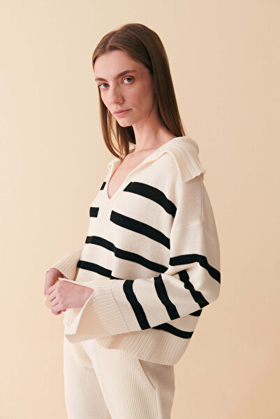 Mısırlı Kemik Rengi Çizgili Kadın Kazak