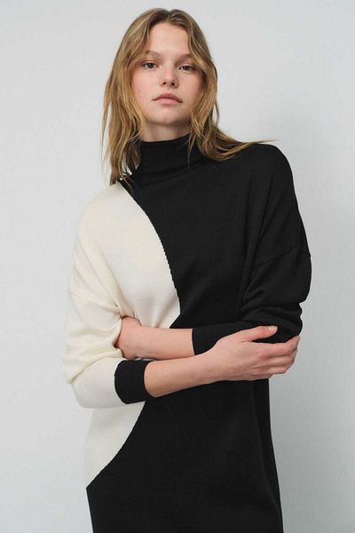 Mısırlı Rochie cu gât negru