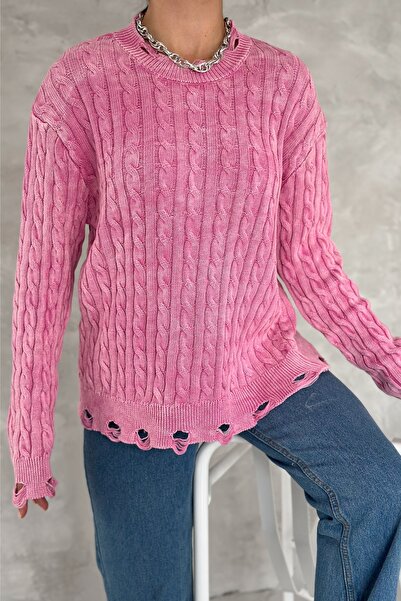 FEMELLE Kadın Standart Beden Pembe Düşük Omuz Yırtıklı Triko Kazak