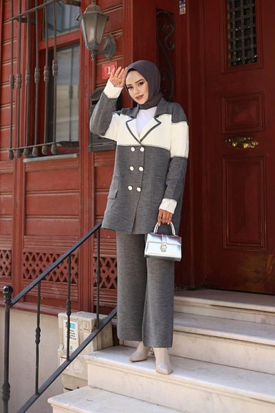 Cardella Women's Double Knitwear Set - Jacketed and Button Detailed