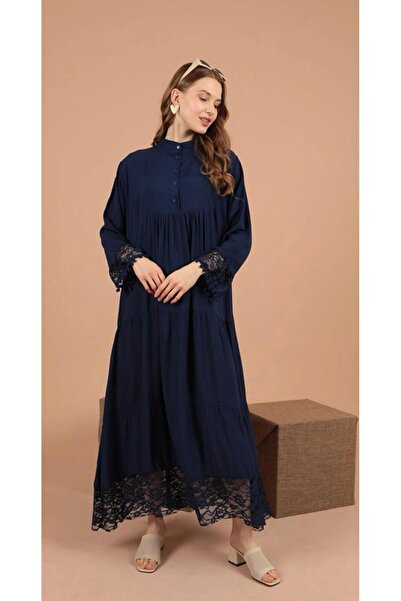 UYSAL Φόρεμα με λεπτομέρεια από ύφασμα βισκόζης με δαντέλα σε μπλε ναυτικό