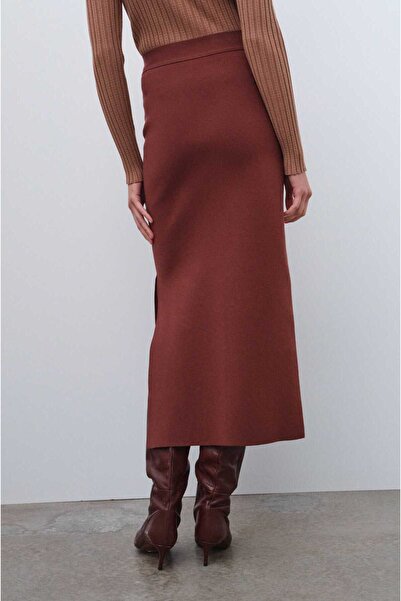 Mısırlı Kahverengi Yırtmaç Detaylı Midi Etek