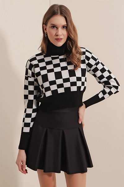 Bigdart 15810 Square Turtleneck Crop Sweater - Black